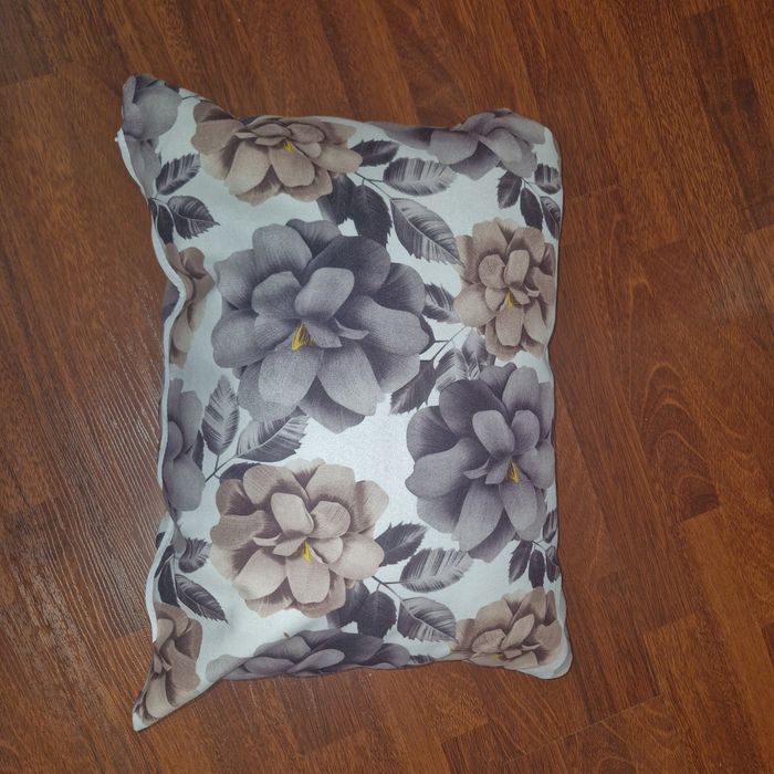 3 маленькие подушки