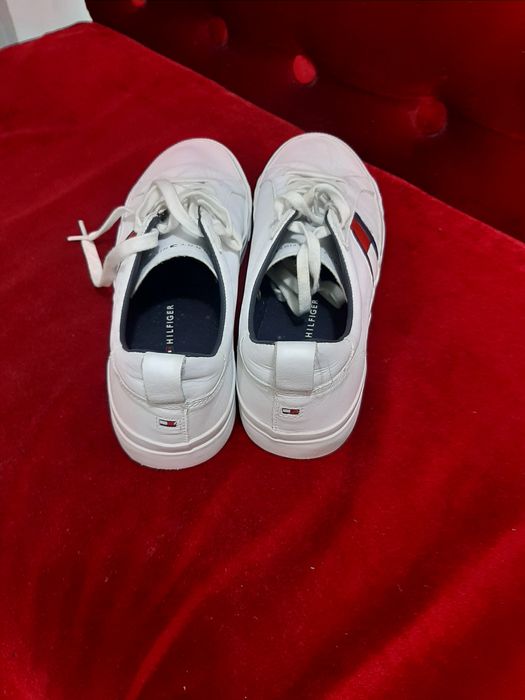 Оригинални Маратонки TOMMY HILFIGER  43 номер