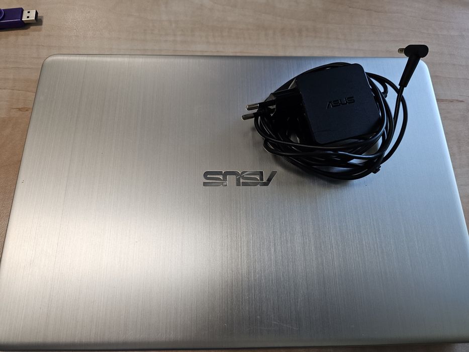 Laptop asus S406U pentru piese