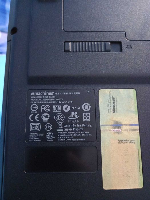 Laptop Emachines E525