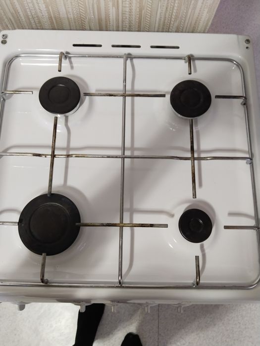 Продам газовую плиту