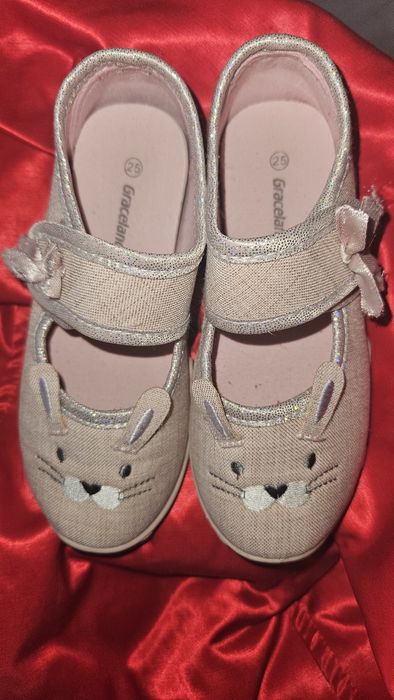 Детски пантофи за детска градина и парти-клубчета