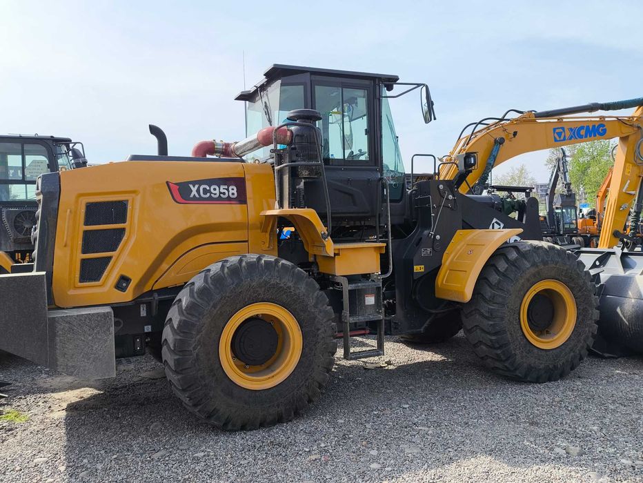 Погрузчик XCMG XC958 3,5 куба джойстик.