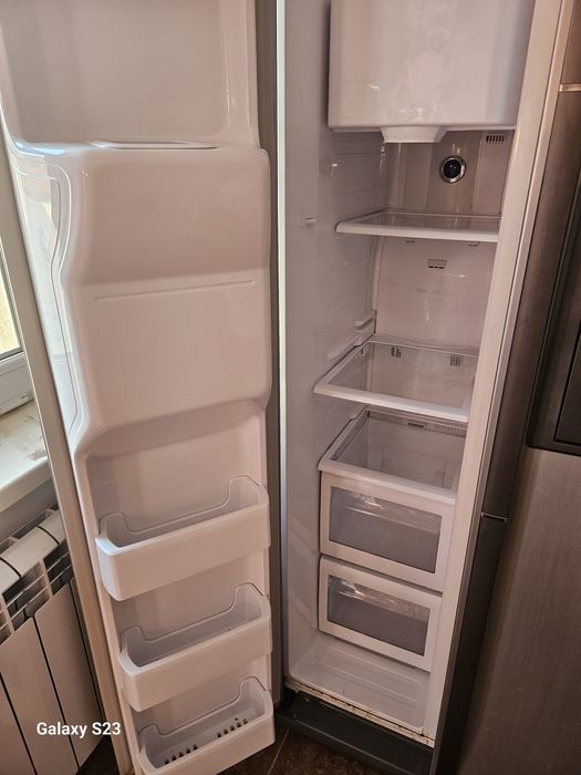 На продажу холодильник Самсунг