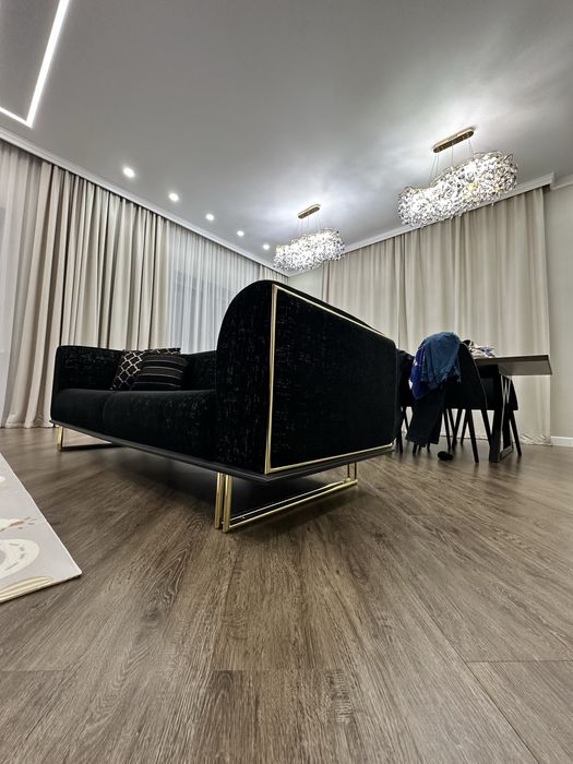 Продам диван для гостиной