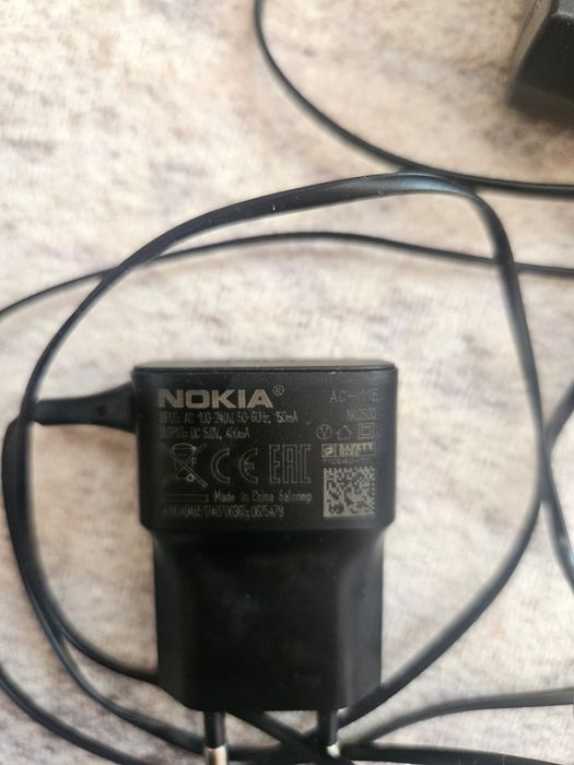 Кабел - различни видове Зарядно устройство Nokia Slim 220V