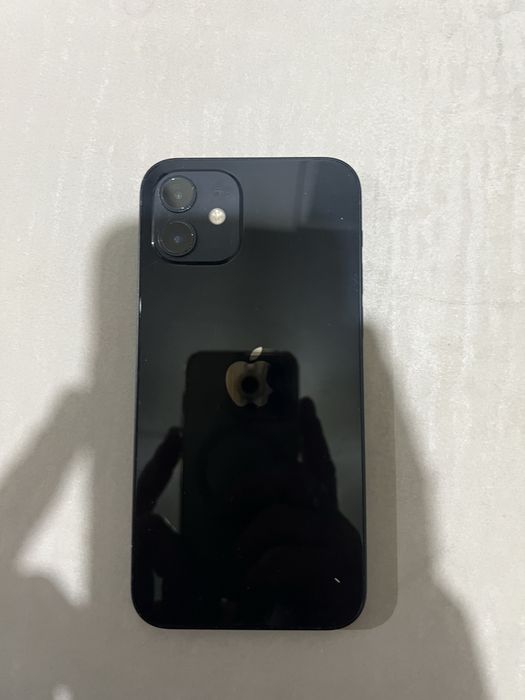 срочно продам IPhone 12