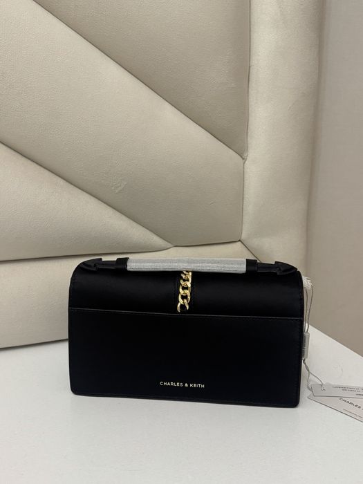 Сумка Charles & Keith