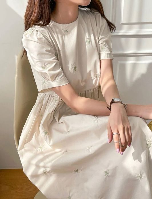 Rochiță midi, 100% bumbac, crem, cu broderie flori, mărimea S