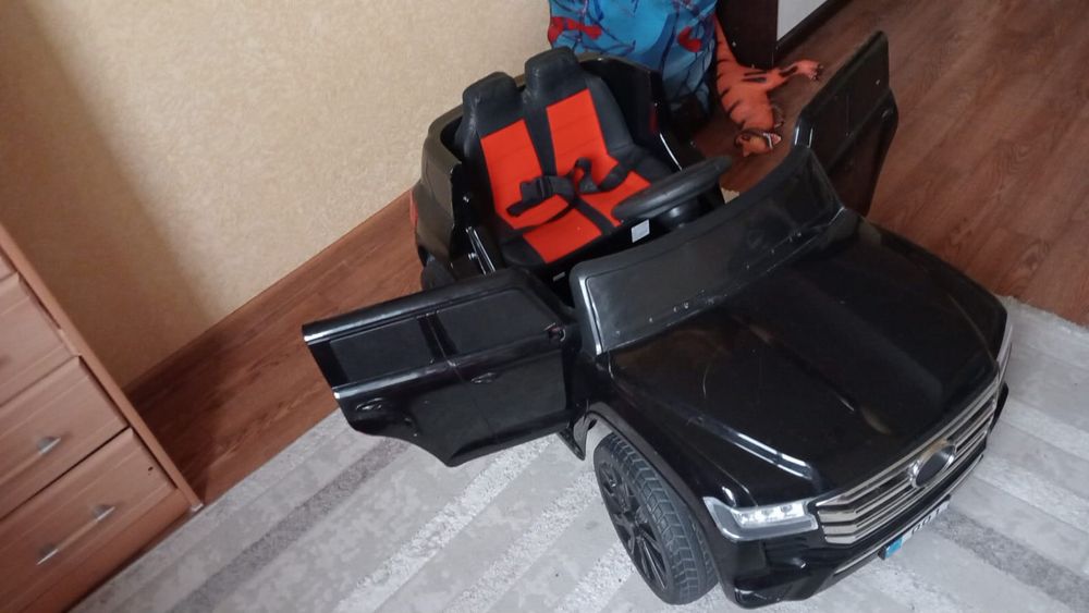 Продам детский автомобиль