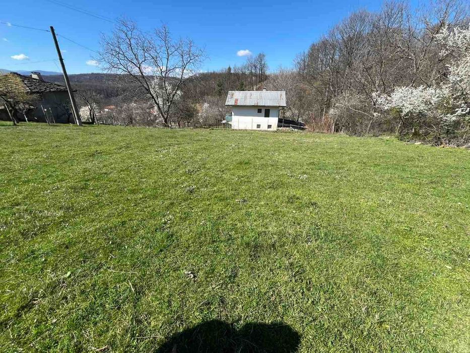 Къща за продажба в Бижовци, Трявна – двуетажна, двор 2560 кв.м., инвестиция