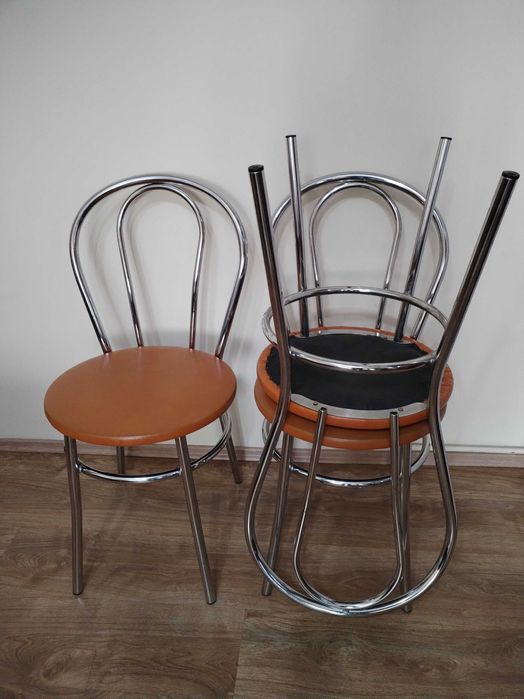 Masă extensibila cu 6 scaune