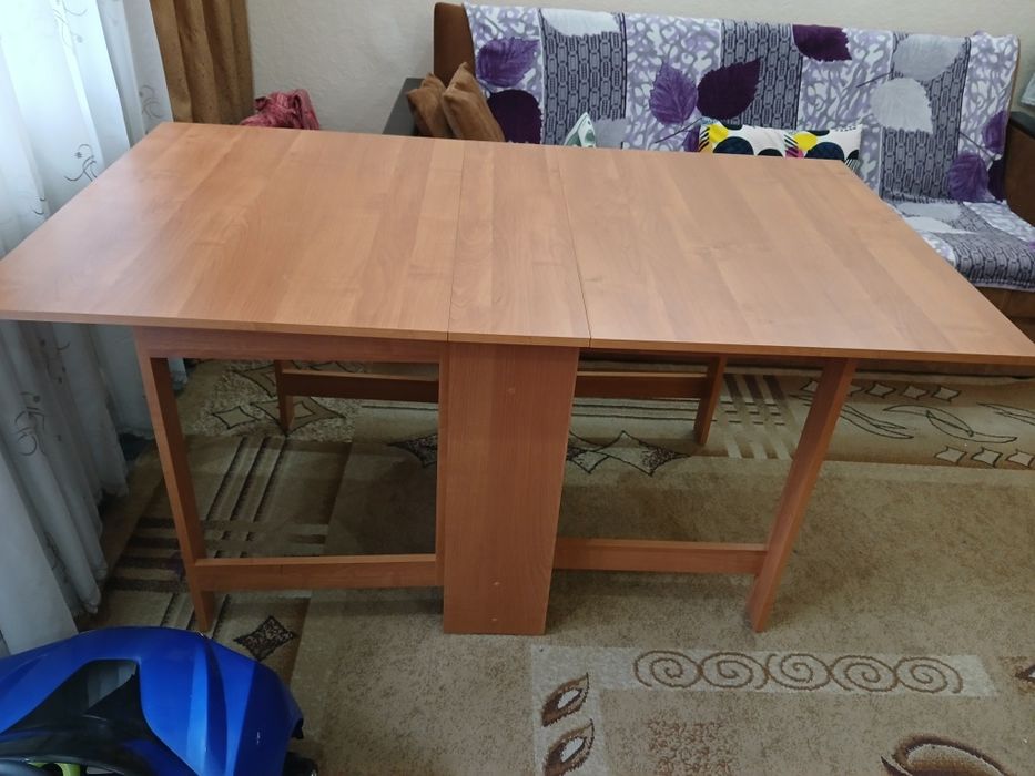 Продаю стол-книжка