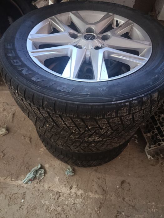 Продам диски с шинами от LX 470