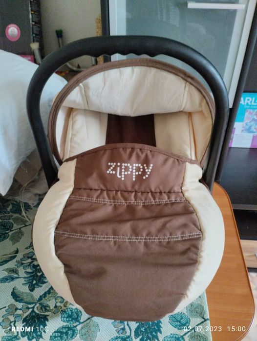 Продам автолюльку.