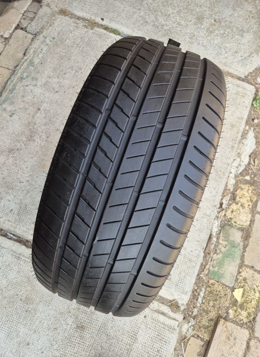 O bucată 275/45 R20 vară - una Bridgestone Continental