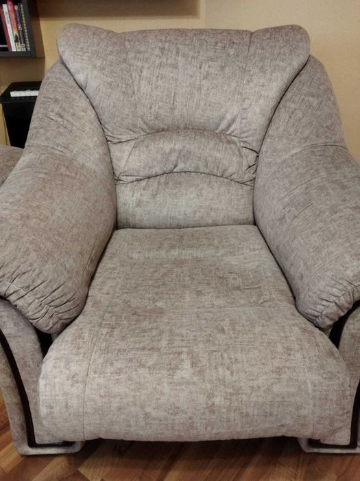 Vand canapea extensibila de 3 locuri si 2 fotolii