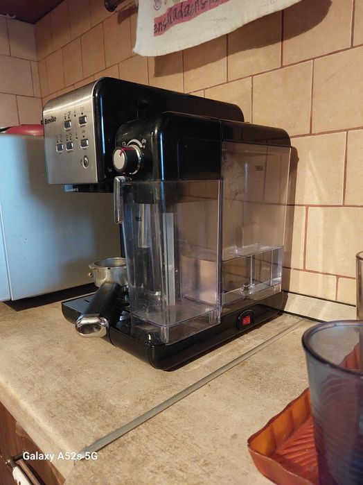 Vand espressor semi-automat prima latte II argintiu Breville