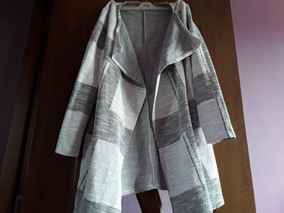 Vând Cardigan Elegant Damă Lung  Italia Mărimea L