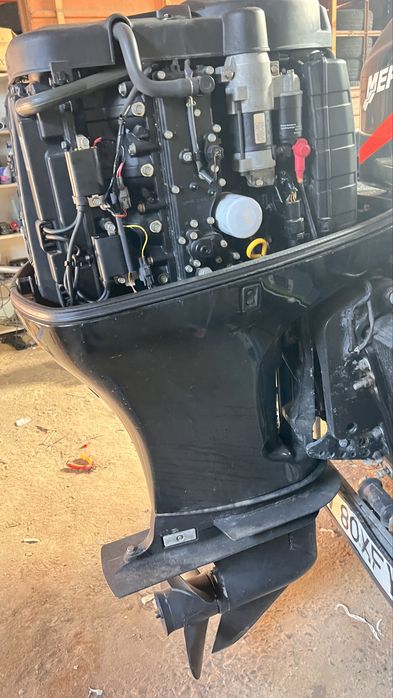 Barca de pescuit Platforma Bass motor Mercury 115efi 2003 /schimburi