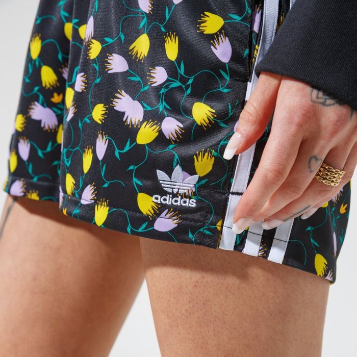 Adidas, Nike , Guess дамски дрехи