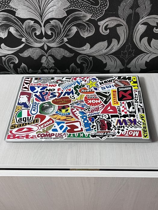 Ноутбук Lenovo IdeaPad 330-15AST

Про