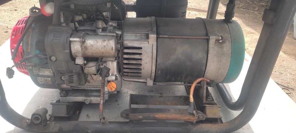 Продам Бензиновый Генератор Alteco