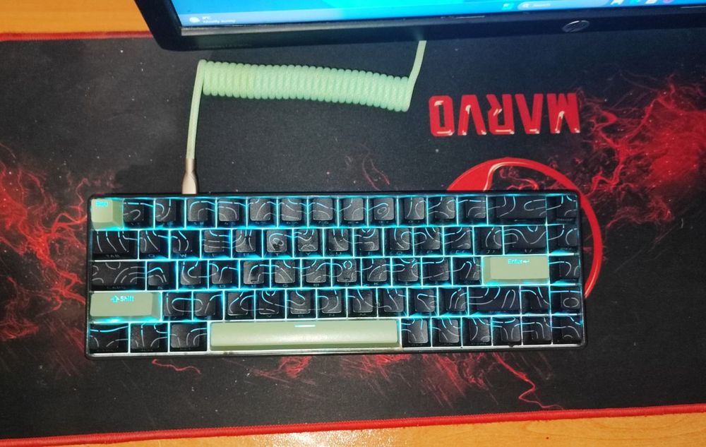 Механична геймърска клавиатура + подарък
