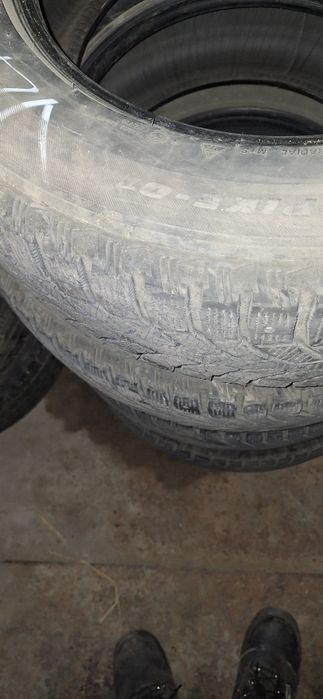 Шины зимние 235×65×17