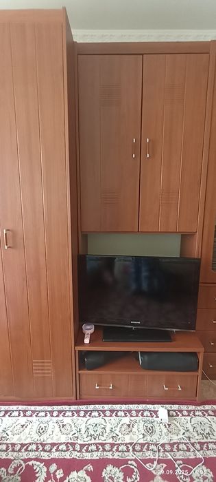 Продам стенку, горку в зал.
