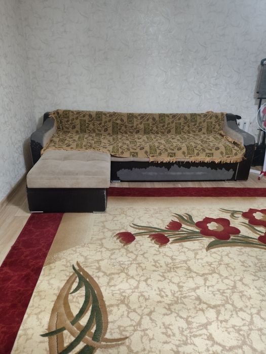 Продам угловой диван б/у