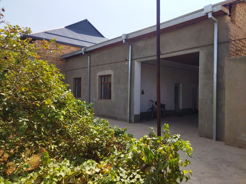 Uy sotiladi Hovli sotiladi 7 sotix