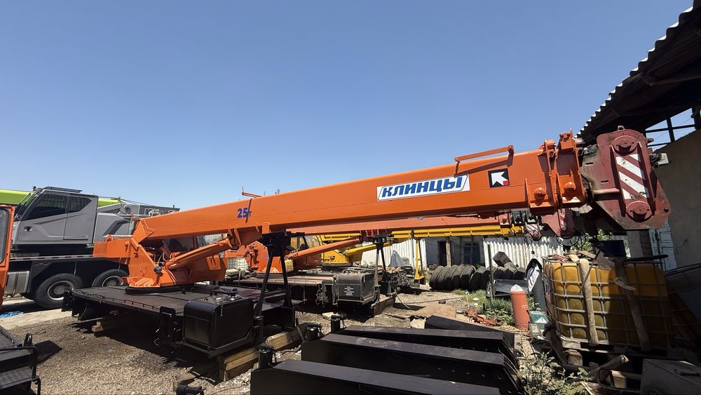 Автокран установка 25тонн 24метр сотилади