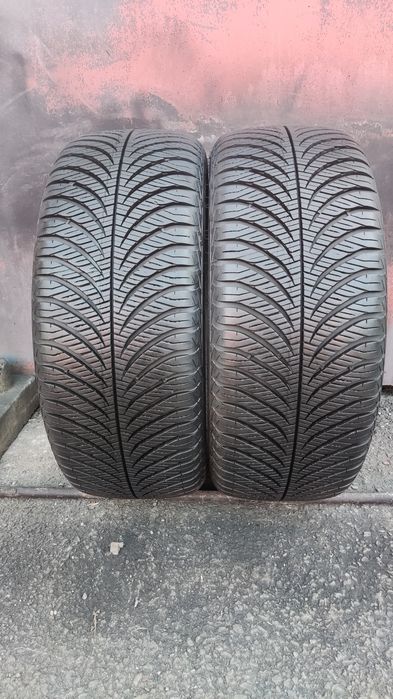 2бр. всесезонни гуми 195/50/15 GoodYear Vector 4 Season 
dot23
8mm
Мно