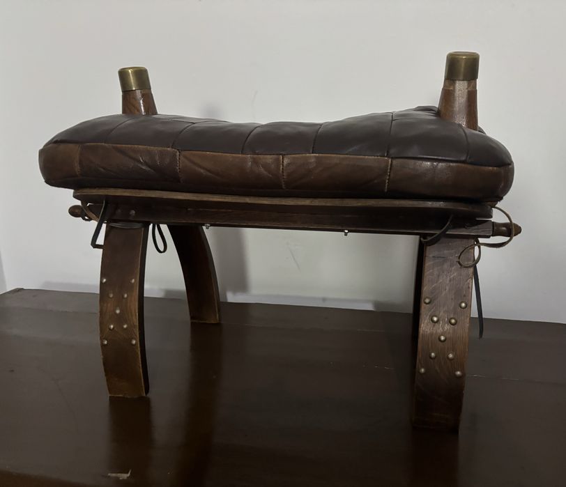Taburet piele vintage