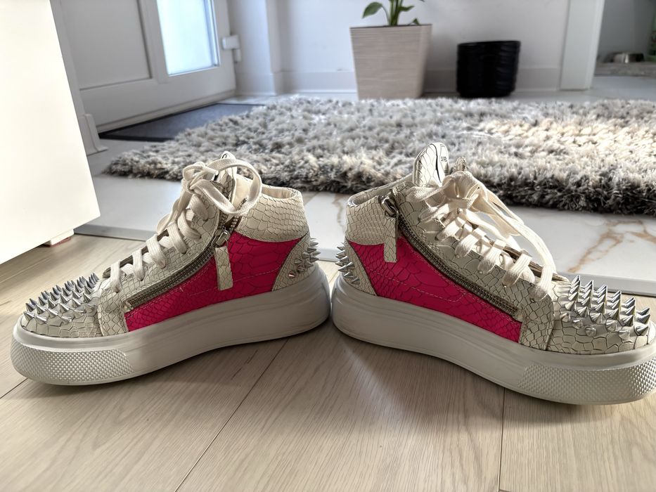 Adidași Atelierul lui Sârbu