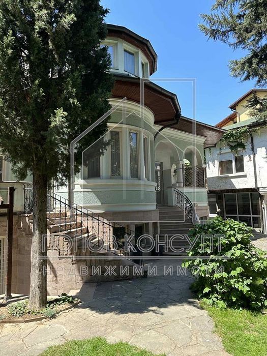 Продава се Къща в Пазарджик, Идеален център - 690 кв.м за 579 €/кв.м - Снимка #2