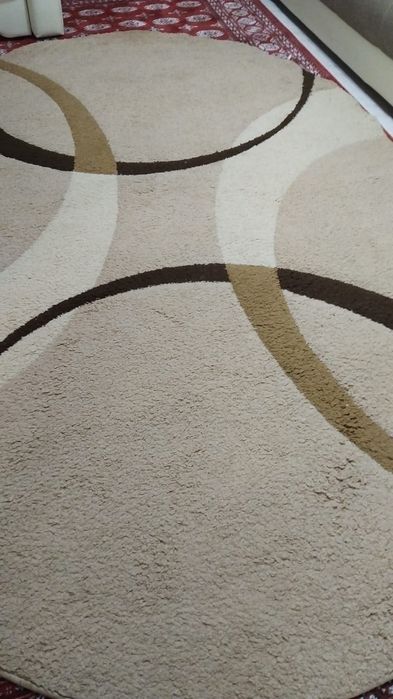 Продам красивые и чистые ковры