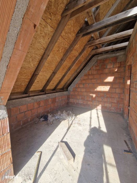 Casa P+M la rosu de vanzare in Catalina – zona linistita, locuinta i