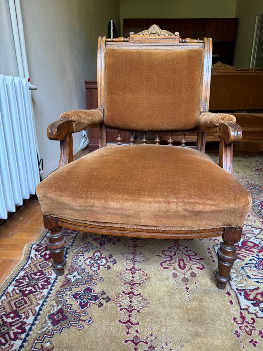 Ретро комплект: канапе и два фотьойла от масивно дърво