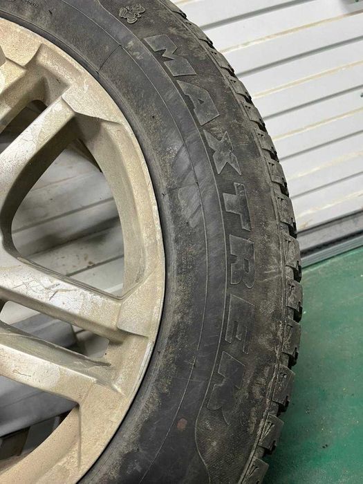 резина 275 /60/ 20 шипами