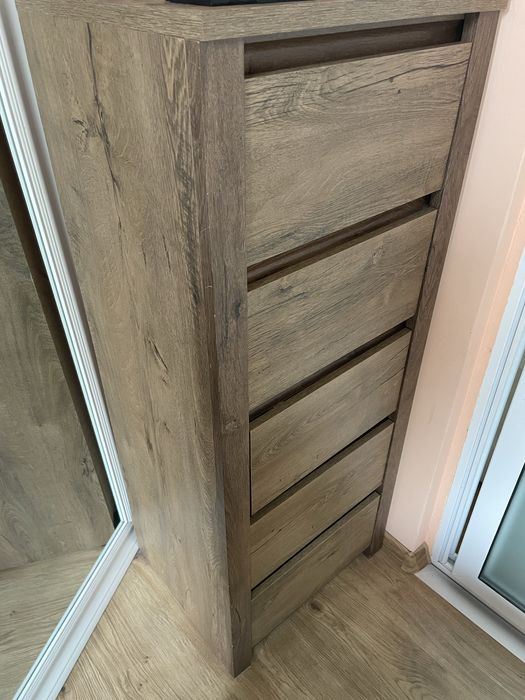 Гардероб , тв шкаф , холна маса , етажерки скрин , висок скрин