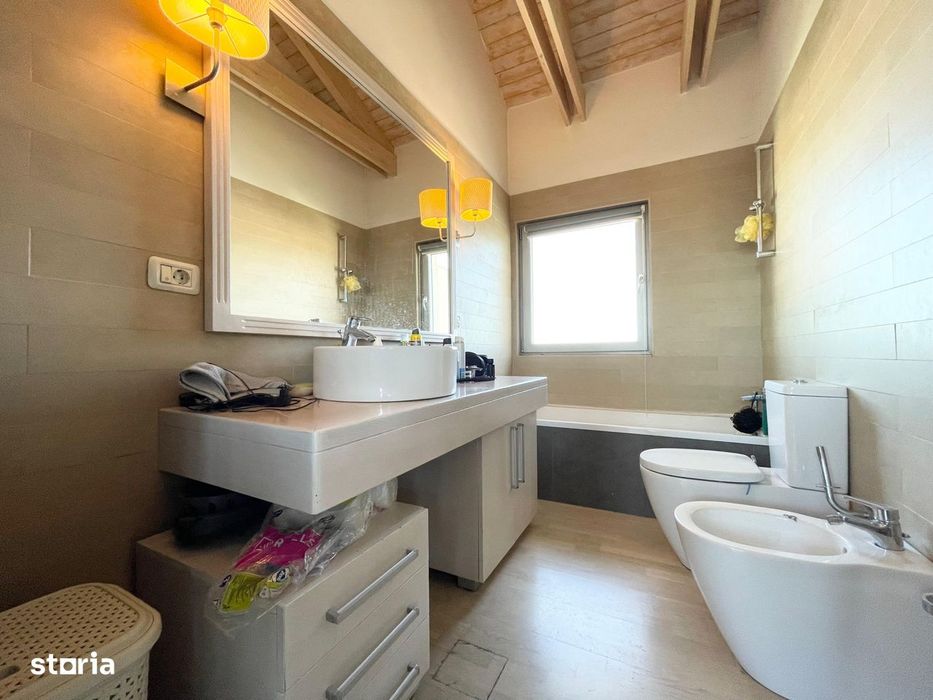 Apartament decomandat cu 4 camere 136mp - Complexul Studentesc