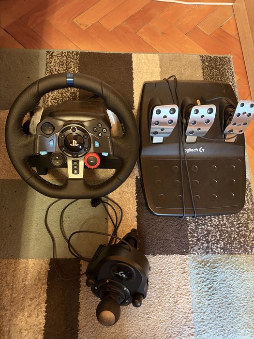 Vand volan Logitech G29 cu pedale și schimbător!