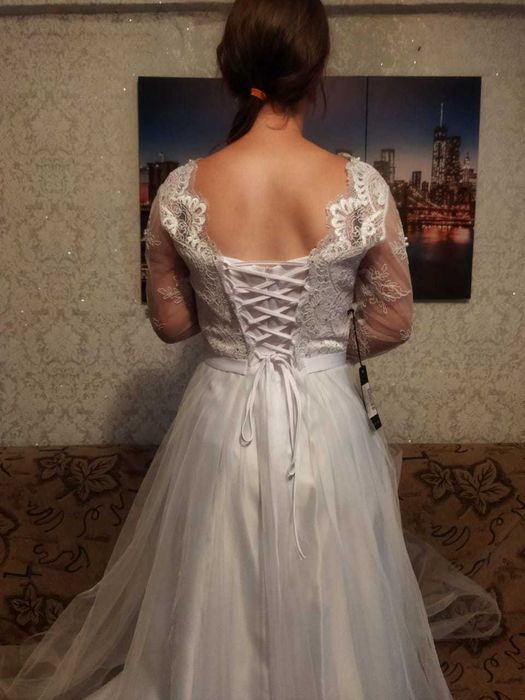 Продается новое платье