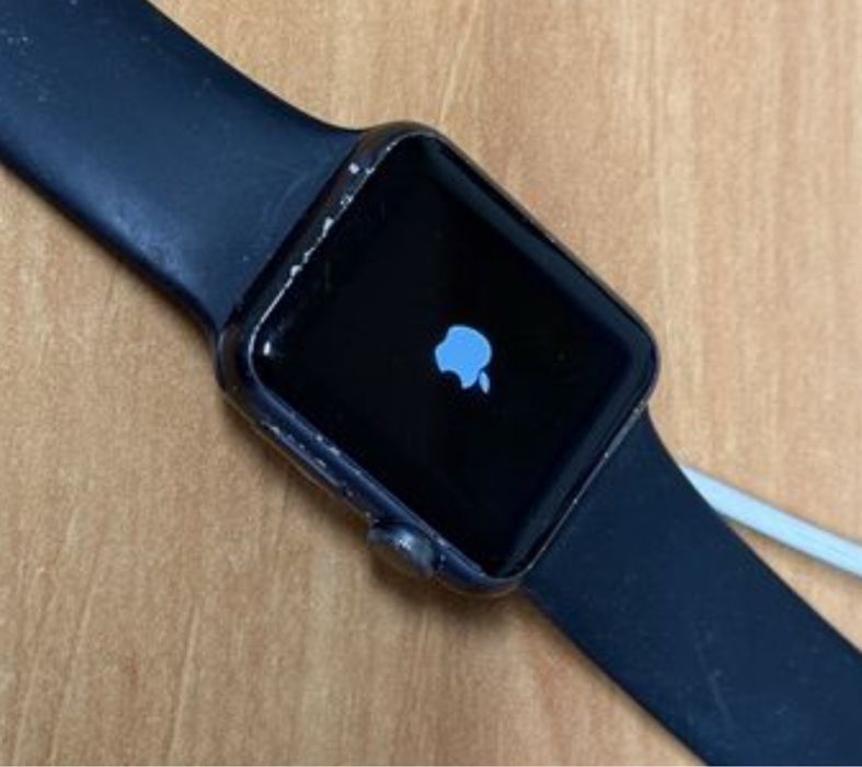 Apple watch series 1  Nu mai porneste. Display bun iwatch smart