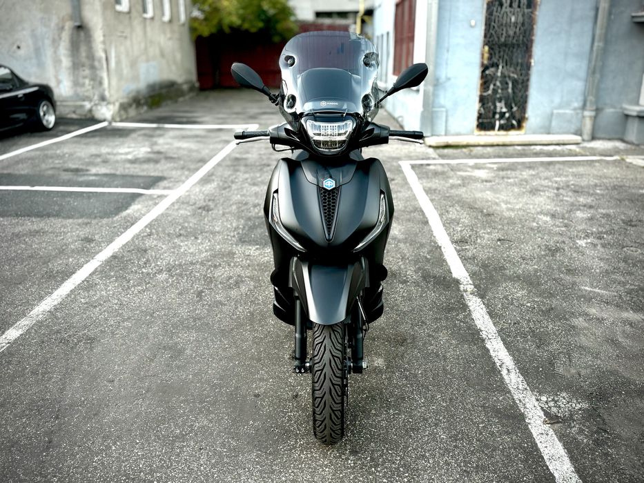 Piaggio Beverly 300 Deep Black + Accesorii