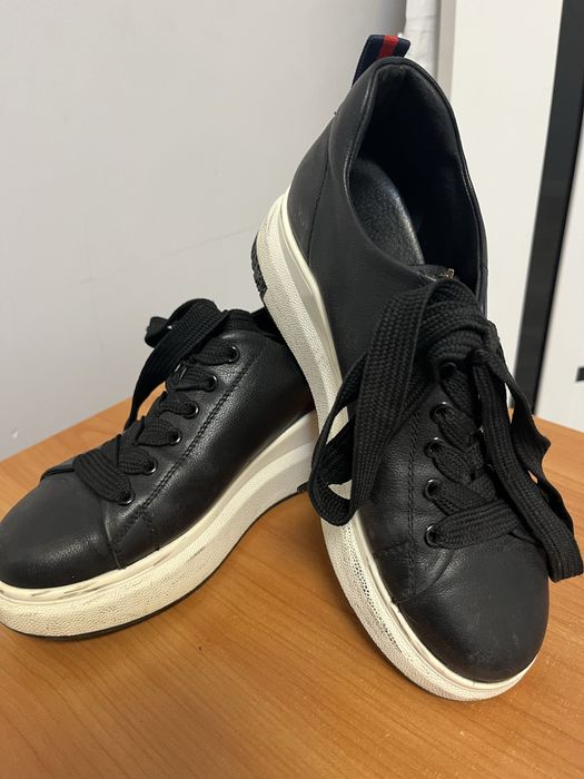 Женская обувь разной модели