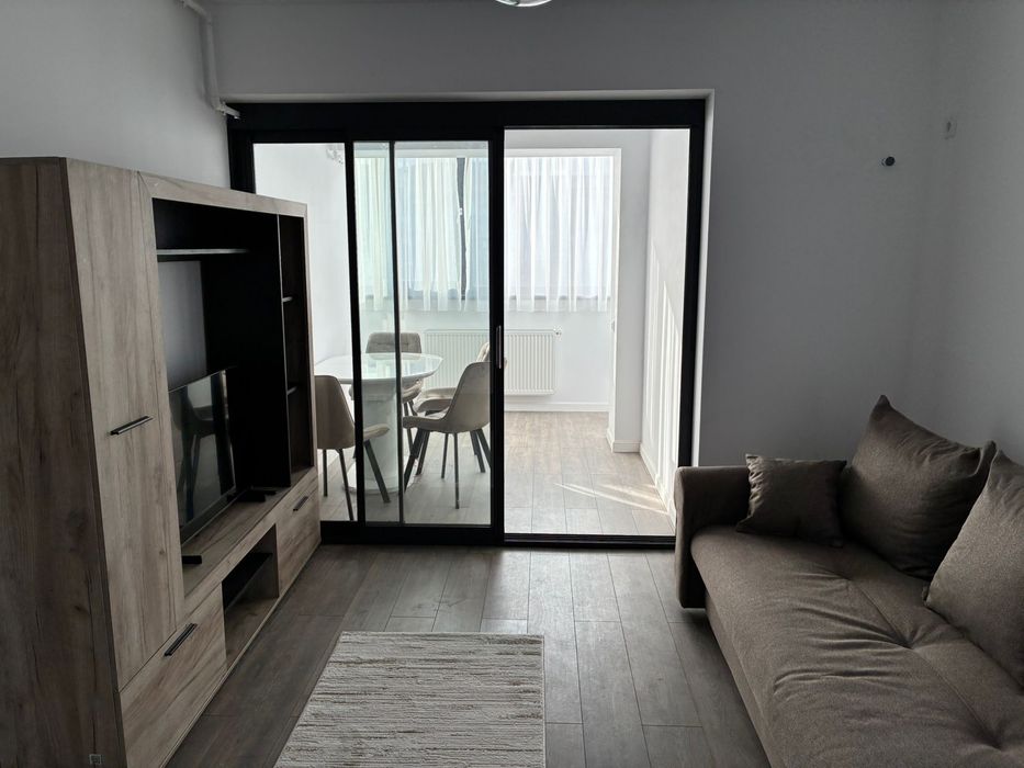 Proprietar inchiriez apartament 3 camere