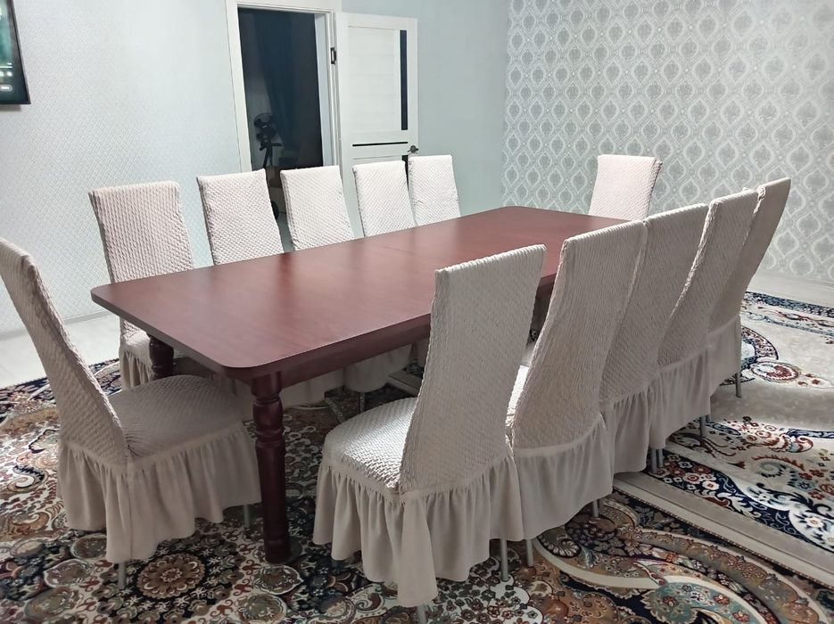 Стол гостиный со стульями